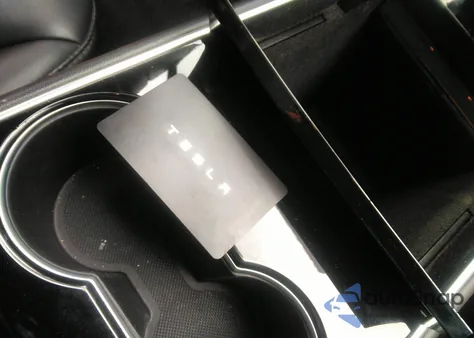 2020 Tesla Model 3 Standard Range Plus Rear-Wheel Drive/Standard Range Rear-Wheel Drive from USA, damaged, VIN 5YJ3E1EA2LF704695